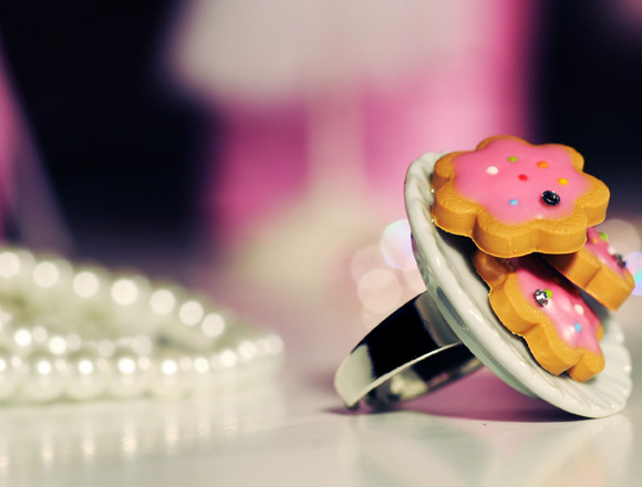Annapaola Rapacciuolo - Le Chou Chou - bijou - kawaii - cute - jewellery - gioielli - fimo - food - sweet - biscuit - biscotti - anello - ring - pink - rosa