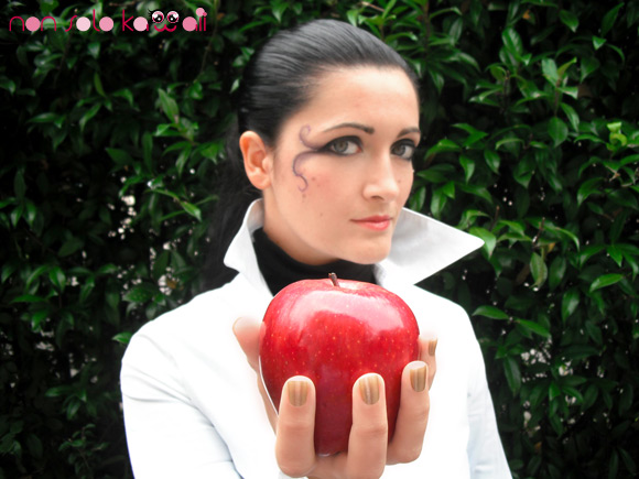 Glitzerland opi - evil queen with apple
