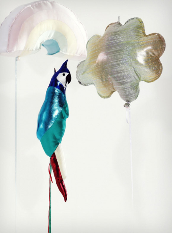 Clémentine Henrion - Helium Eternal parrot balloon, palloncino pappagallo kawaii