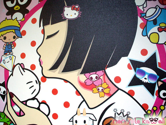 Simone Legno aka Tokidoki, @Sanrio for Smiles, japanese girl kissed Hello Kitty, ragazza giapponese bacia Hello Kitty