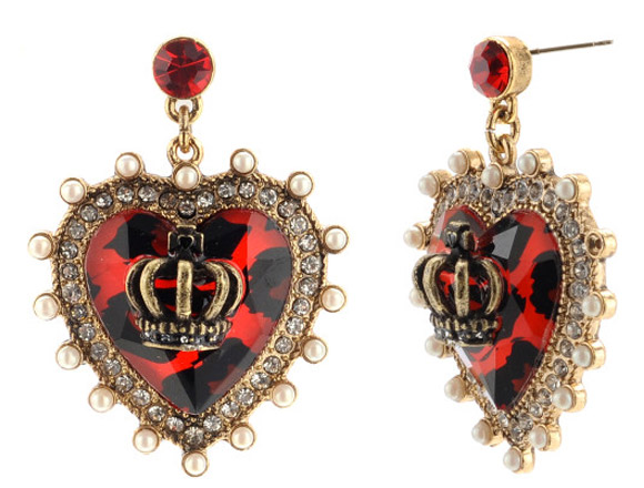 Betsey Johnson - Heart Crown Drop Earrings, orecchini a cuore rosso