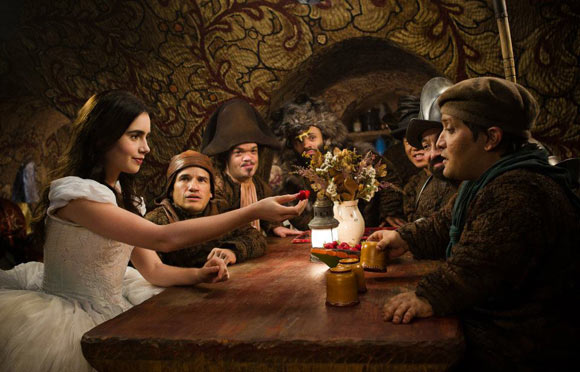 Snow White movie Mirror Mirror, biancaneve Lily Collins e i sette nani Seven Dwarfs