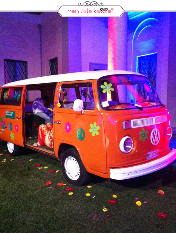 United Colors of Benetton Flower Power Party, anni '70 furgoncino Volkswagen