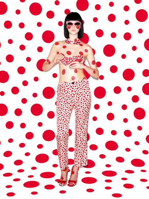 Yayoi Kusama and Louis Vuitton, Capsule Collection 2012, red polka dots eyeglases with pochette bag and shoes, occhiali da sole con scarpe e borsa a pois rossi