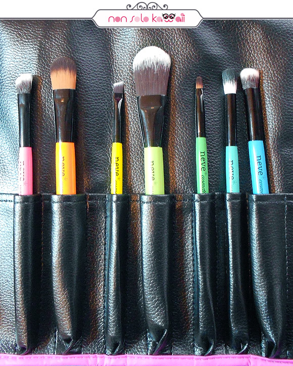 Neve Cosmetics - Glossy Artist: Orange Concealer, Yellow Liner, Lime Foundation, Green Detail, Teal Blending, Turquoise Eyebuki