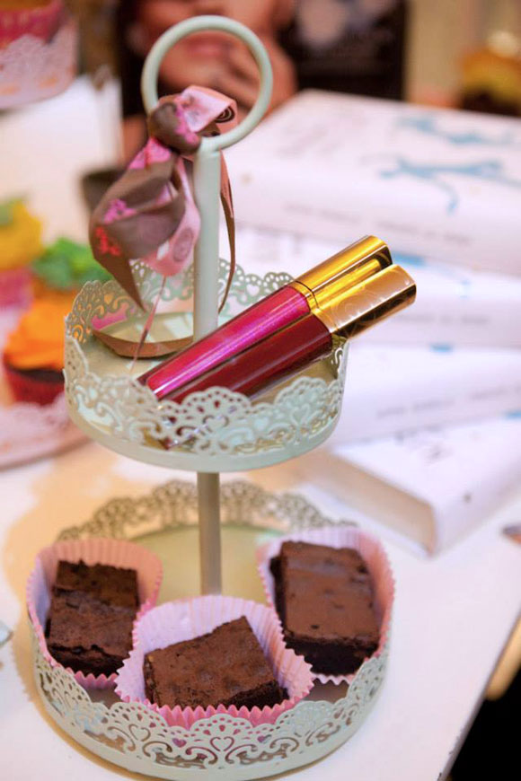 Estée Lauder, Pure Color High Intensity Lip Lacquer Event at Vanilla Bakery cupcake