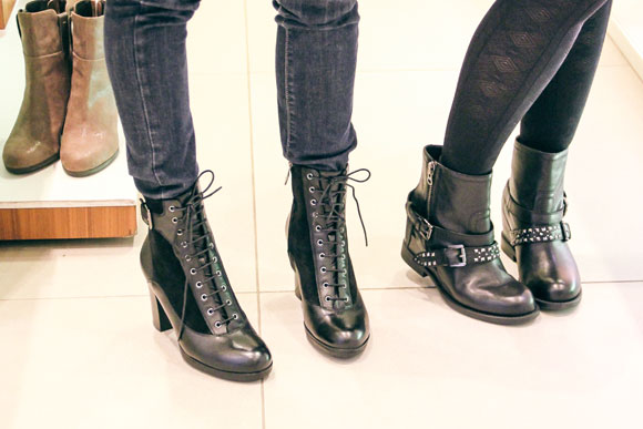 negozio Geox con la collezione autunno inverno 2013 2014 di stivali, boots, tronchetti, bikers, ankle boot